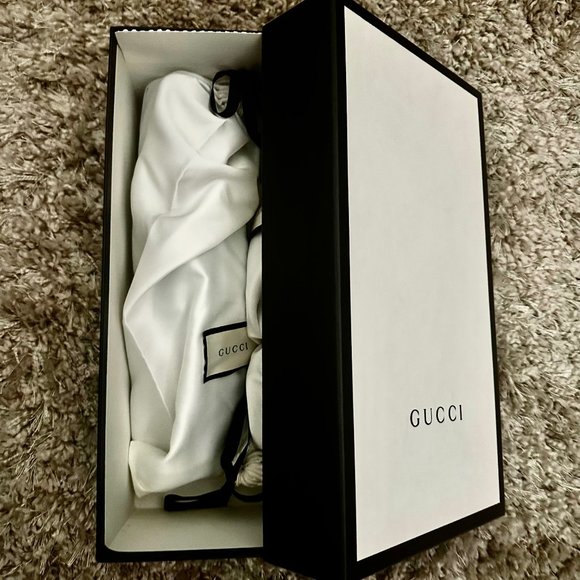 GUCCI - Black Leather, Red and Green trim, Dress Shoe, Size 10 US size - Picture 4 of 5